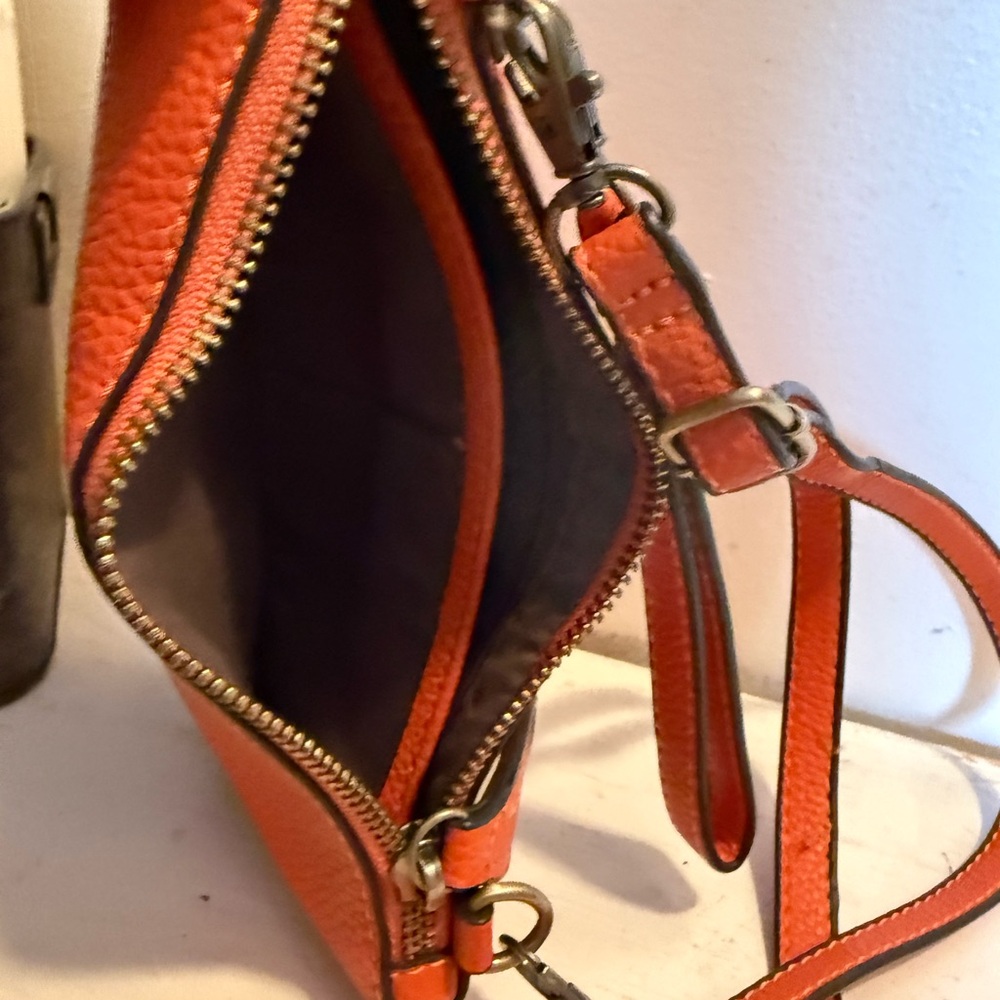 Joy Susan Crossbody Purse Wristlet Clutch Vegan Faux Leather Orange NWOT - Picture 3 of 6